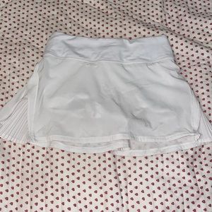 White Play Off The Pleats Mid Rise Skirt